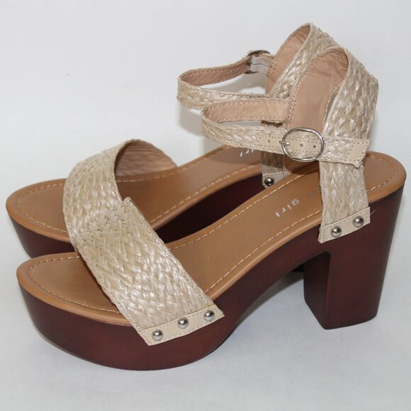 madden girl lifft platform